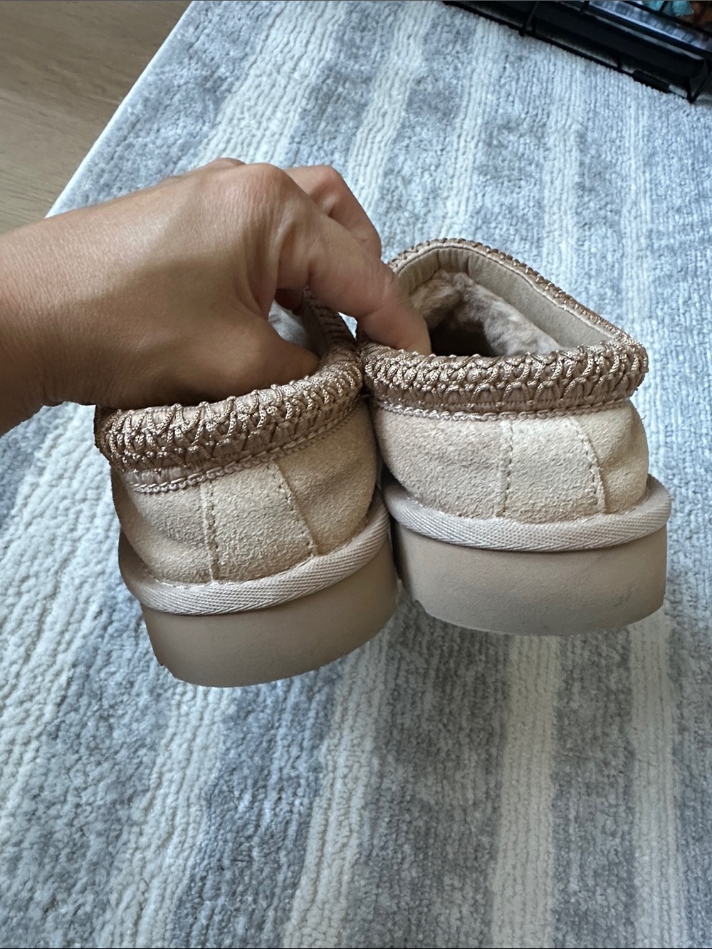 Ugg - Picture 3 of 10